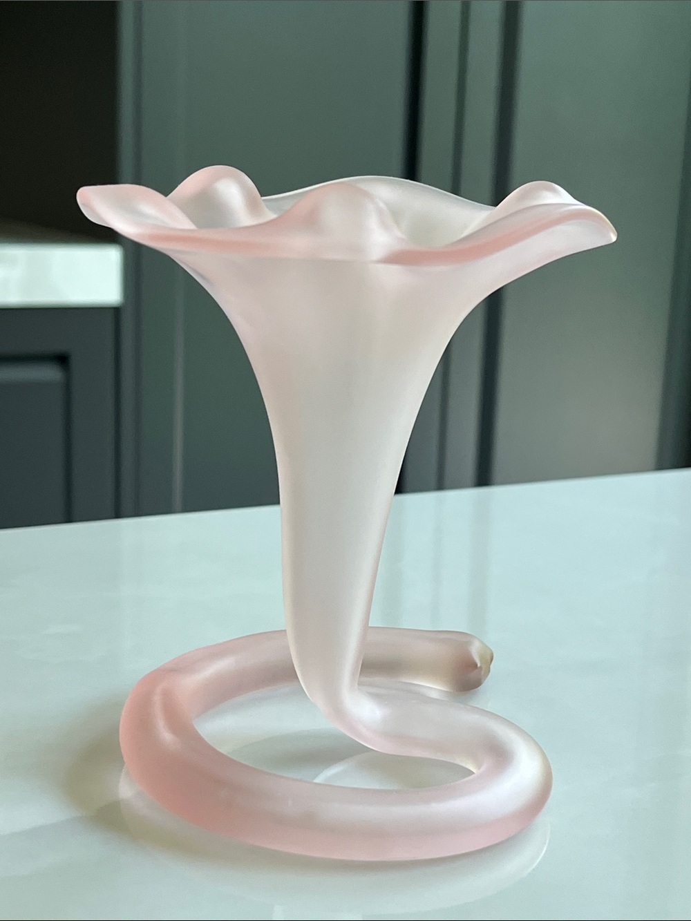 Stiver Italy Frosted Pink Lily Vase. Italian Matte Frosted Glass Vase. 1970. - Picture 8 of 8